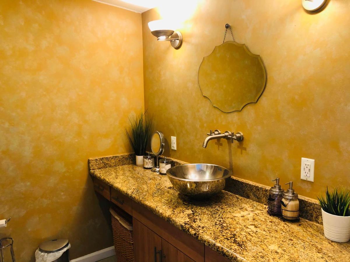 Updated Amazing Bi -Level Condo Minutes From Water Views Of New York City Норт-Берген Экстерьер фото